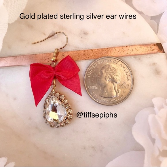 Handmade Red Bow Sparkly Teardrop Dangly Earrings NWT - Picture 1 of 6